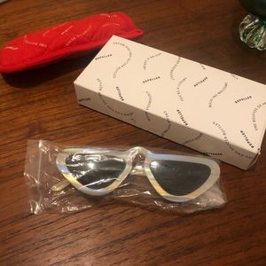 NWT Man Repeller sunglassses